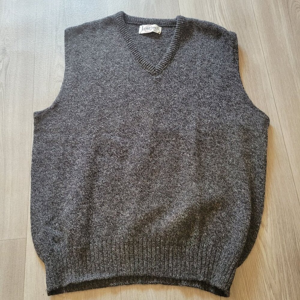 Vintage Jantzen Gray Wool Knit V-Neck Sleeveless Sweater Vest Made In USA